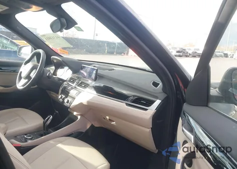 2021 BMW X1 Sdrive28I z USA, uszkodzony, nr VIN WBXJG7C06M5T57439